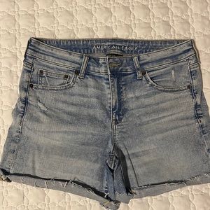 Super stretchy and comfortable jeans shorts, size: 10